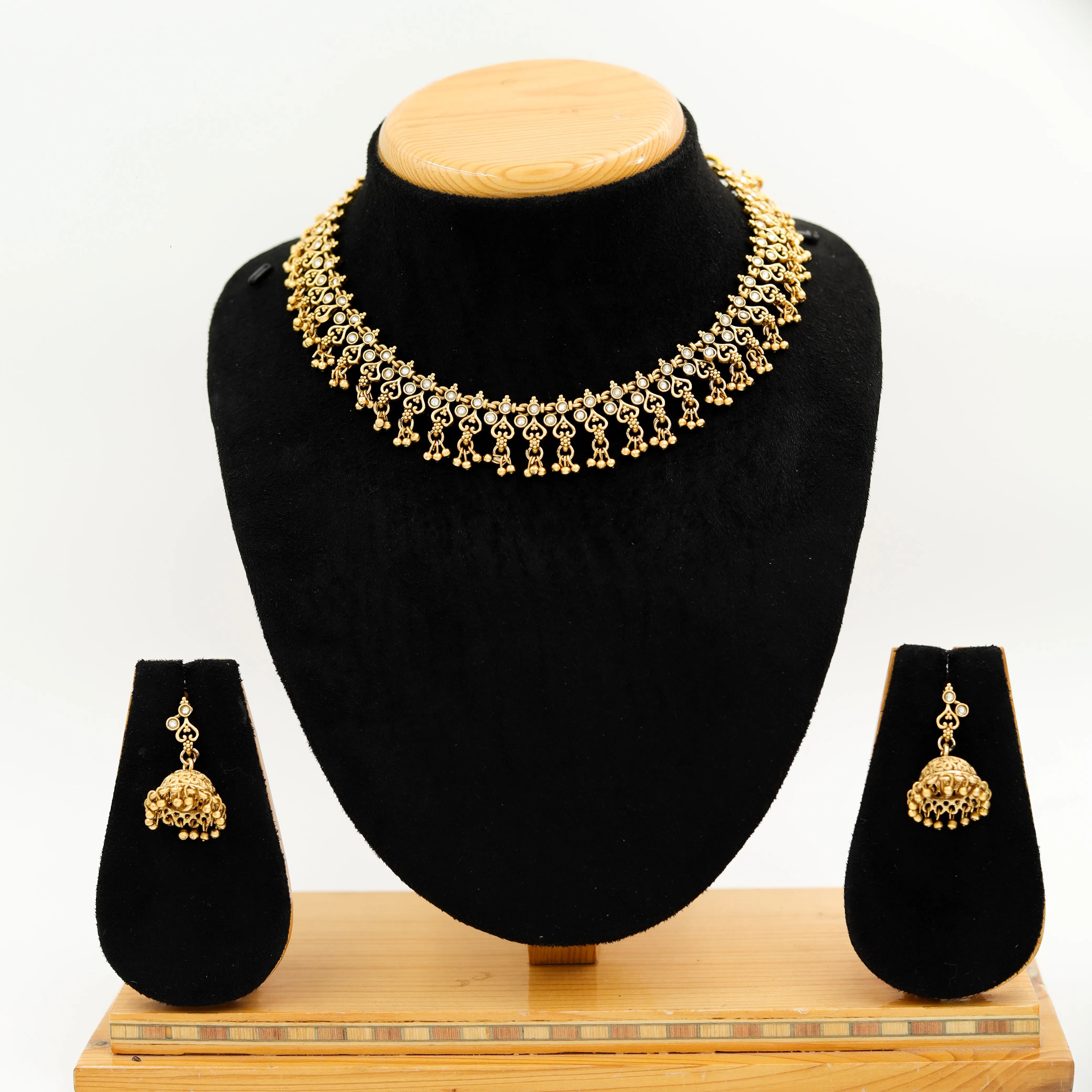 Antique Gold Plated Round Neck Necklace Set 9949-28
