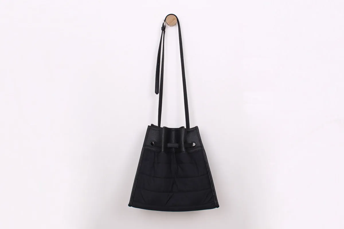 lucky padding shoulder bag black