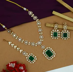 Round Neck Kundan Necklace Set 15510-91
